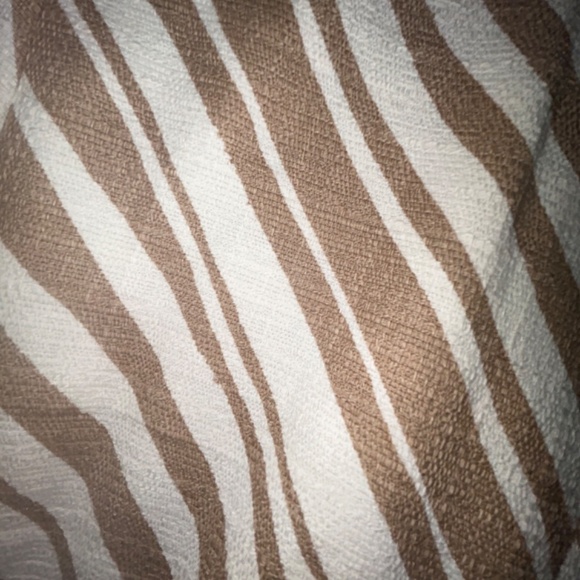 Ann Taylor zebra blazer white and tan. Size Xs - Picture 4 of 5